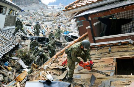 Япония. 2 недели после землетрясения [18 фото]