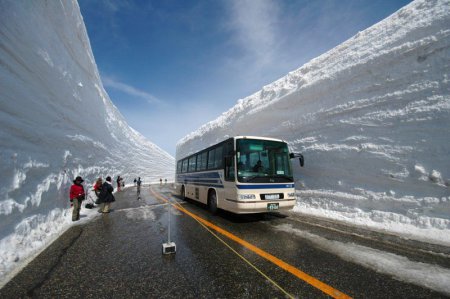 Как убирают снег в Японии [3 фото]